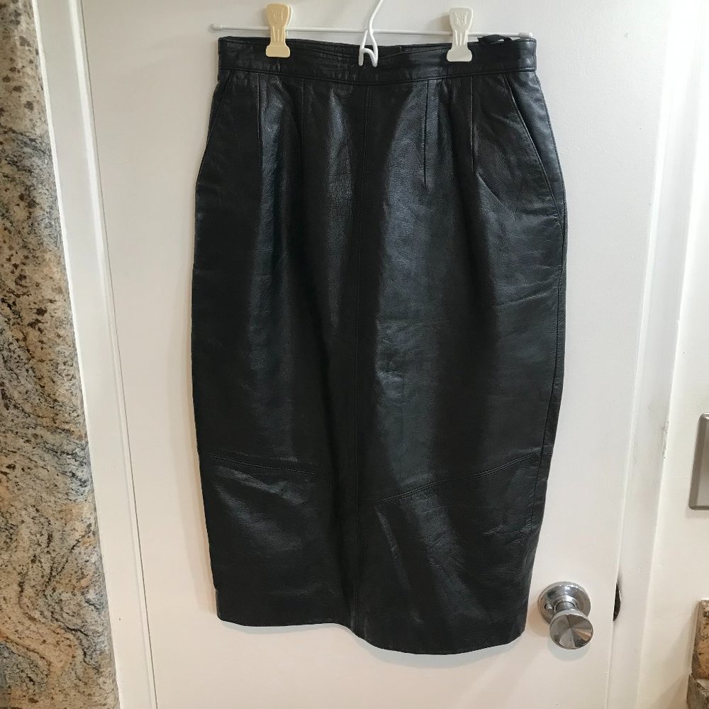 Pelle Cuir black leather skirt, size 8